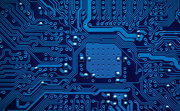 What are wireless sensors? What are the main types?